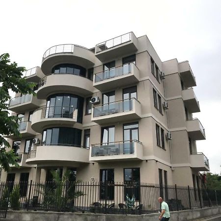 Hotel Fleur De Lis Gonio Bagian luar foto