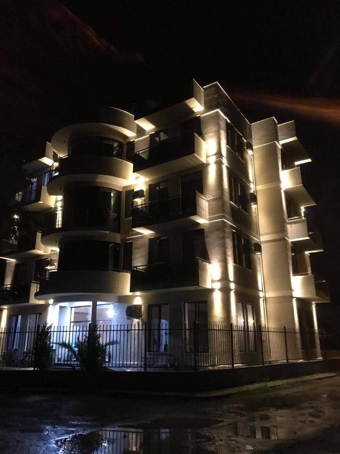 Hotel Fleur De Lis Gonio Bagian luar foto