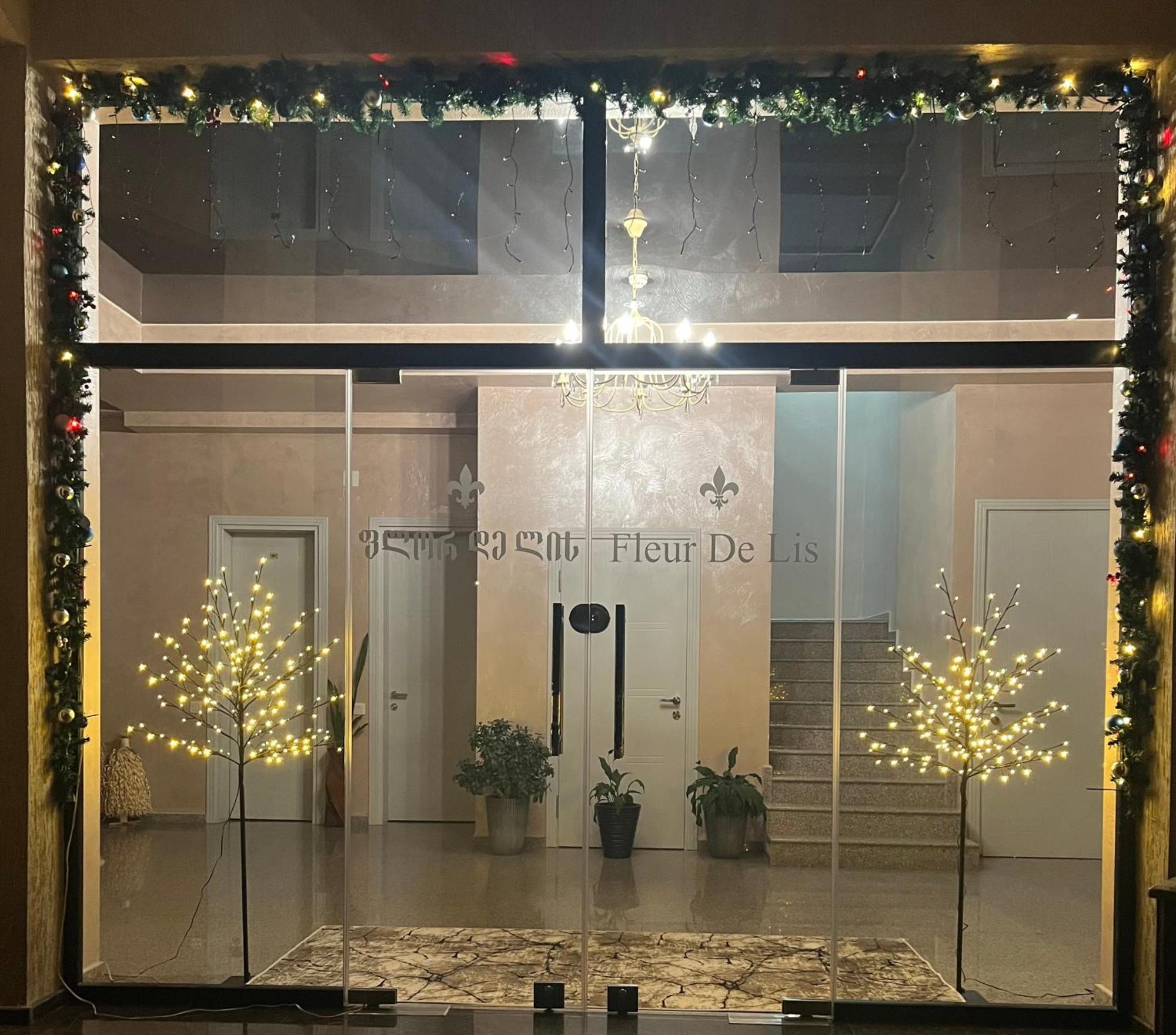 Hotel Fleur De Lis Gonio Bagian luar foto
