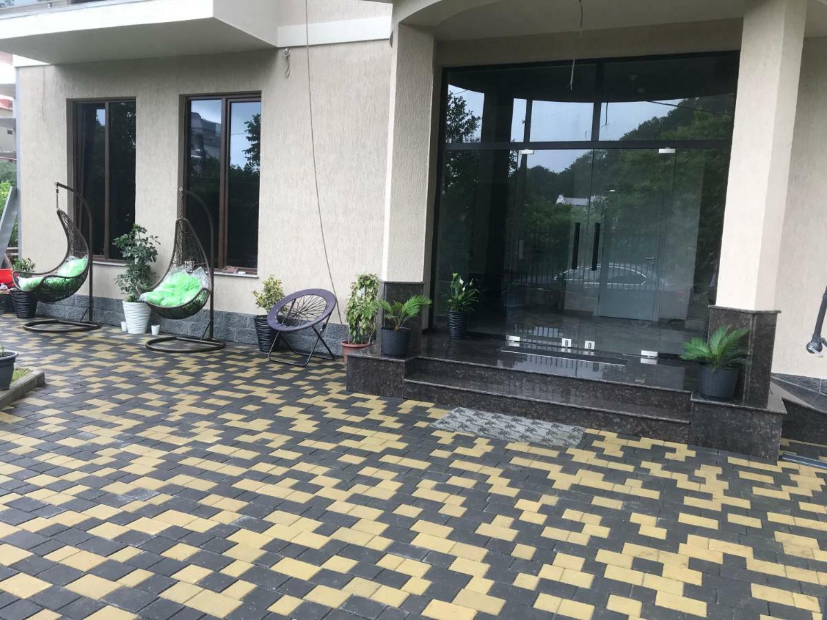 Hotel Fleur De Lis Gonio Bagian luar foto